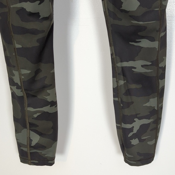 Athleta Ultimate 7/8 Tight - Picture 6 of 11